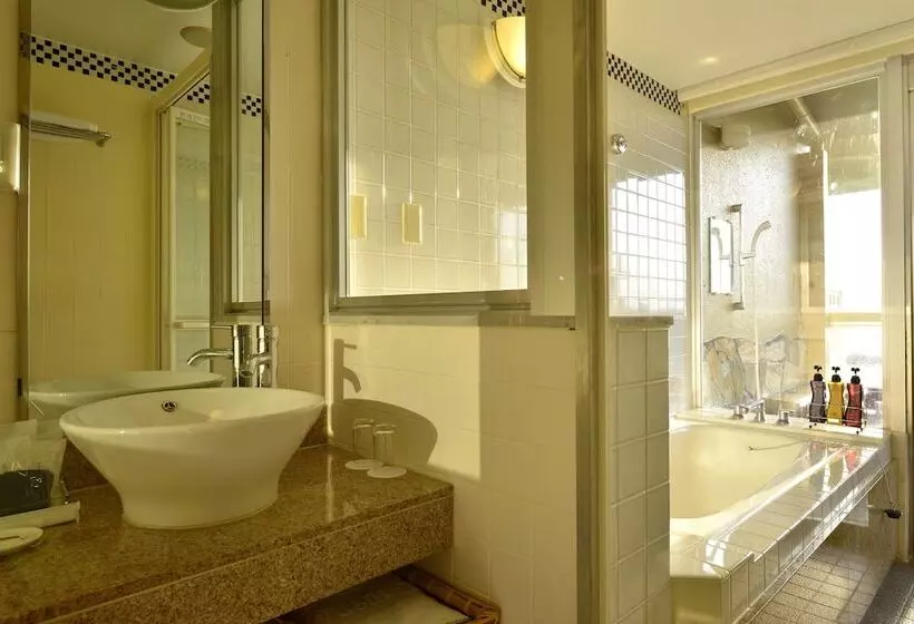 فندق Okinawa Kariyushi Resort Exes Ishigaki