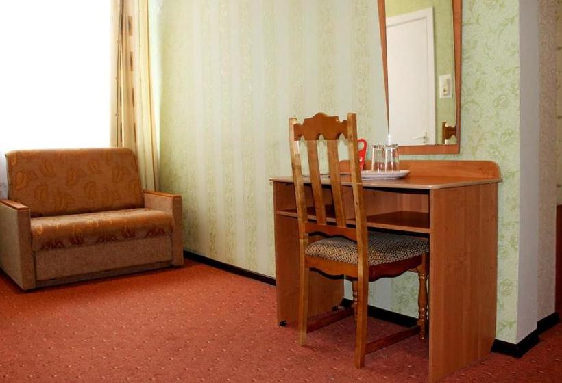 Hotel Oktyabrskaya