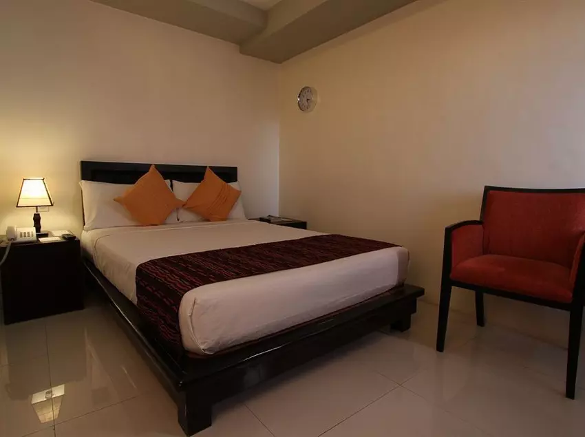 호텔 Reddoorz Plus @ One Liberty Kalayaan Avenue