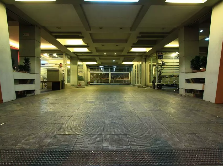 호텔 Reddoorz Plus @ One Liberty Kalayaan Avenue