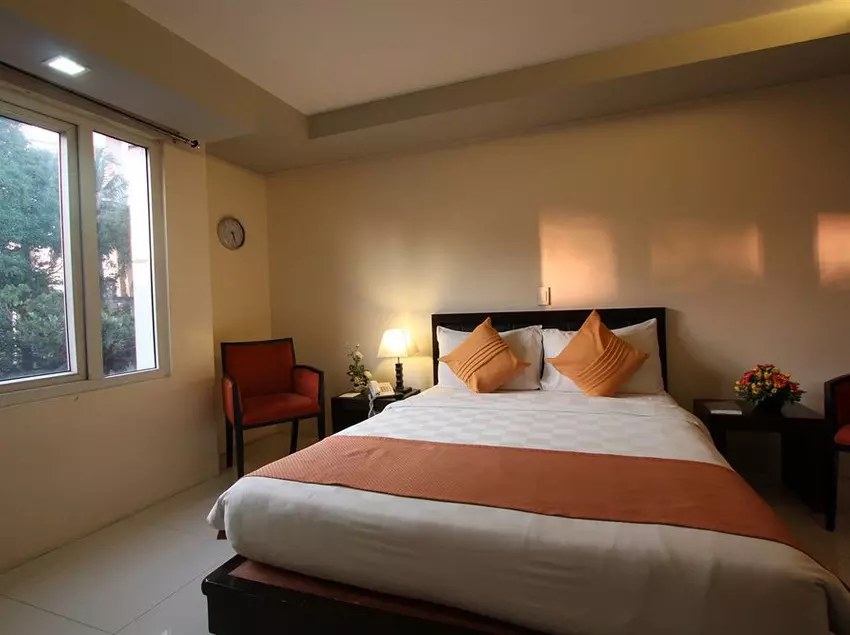 호텔 Reddoorz Plus @ One Liberty Kalayaan Avenue