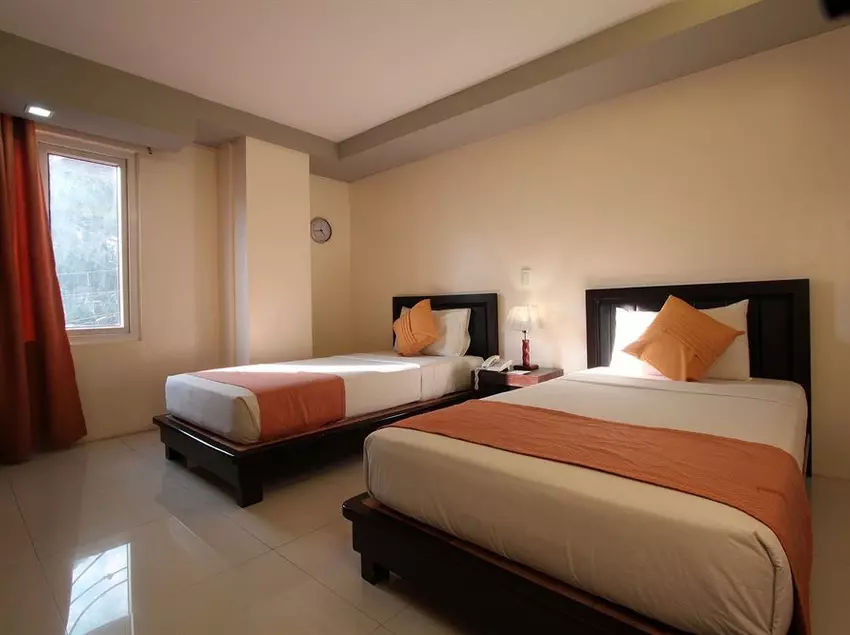 호텔 Reddoorz Plus @ One Liberty Kalayaan Avenue