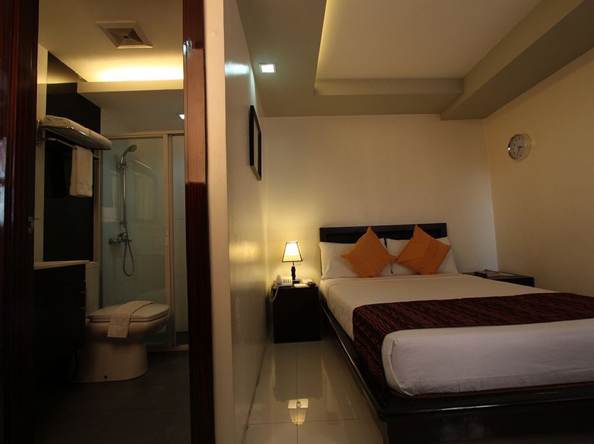 فندق Reddoorz Plus @ One Liberty  Kalayaan Avenue