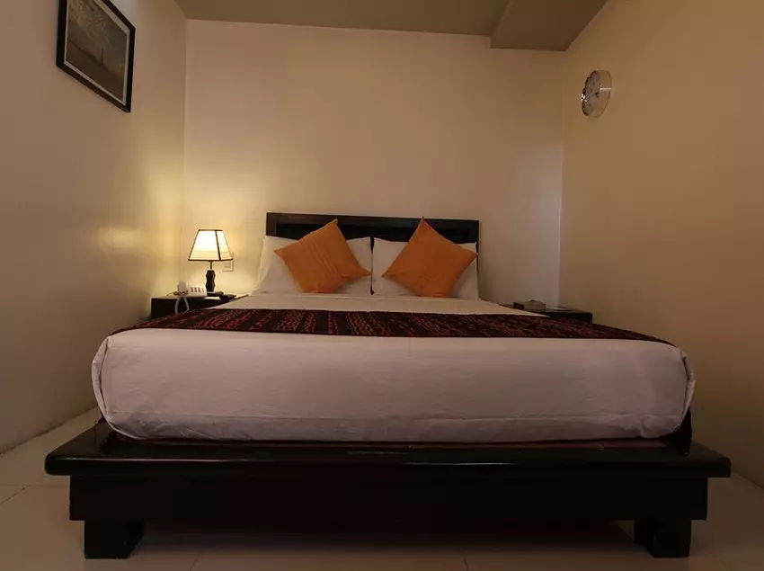 호텔 Reddoorz Plus @ One Liberty Kalayaan Avenue