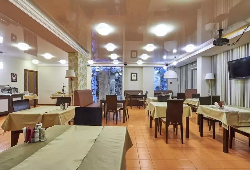 בית מלון כפרי Pioner Lux