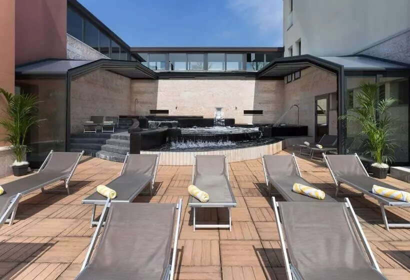 هتل Thai Si Royal Thai Spa