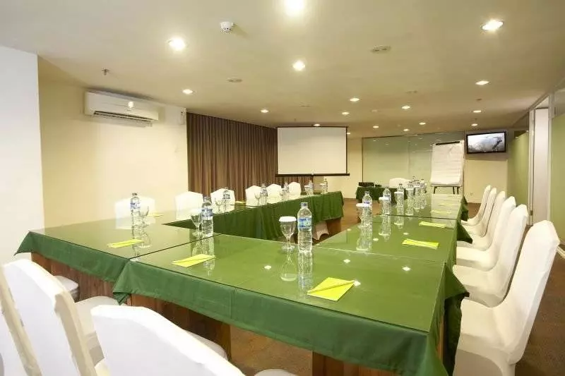 Whiz Hotel Pemuda Semarang