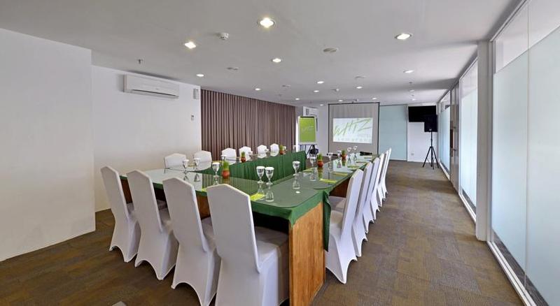 Whiz Hotel Pemuda Semarang