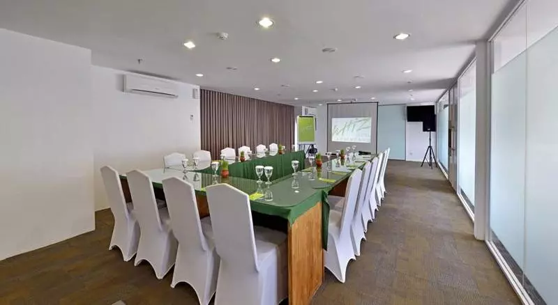 Whiz Hotel Pemuda Semarang