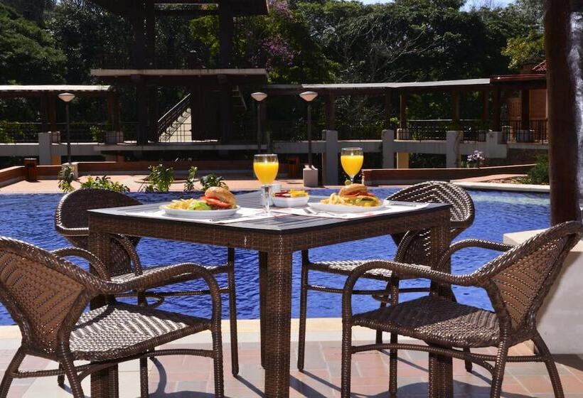 هتل Alta Gracia Parque