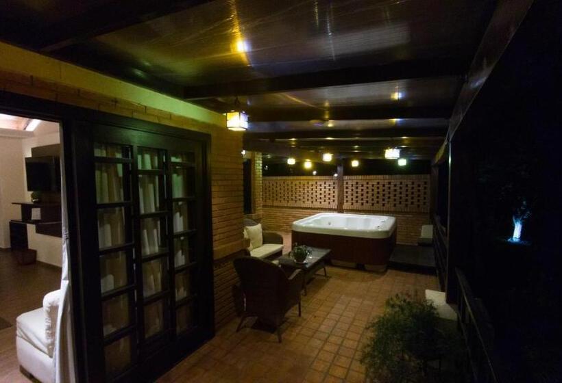 هتل Alta Gracia Parque