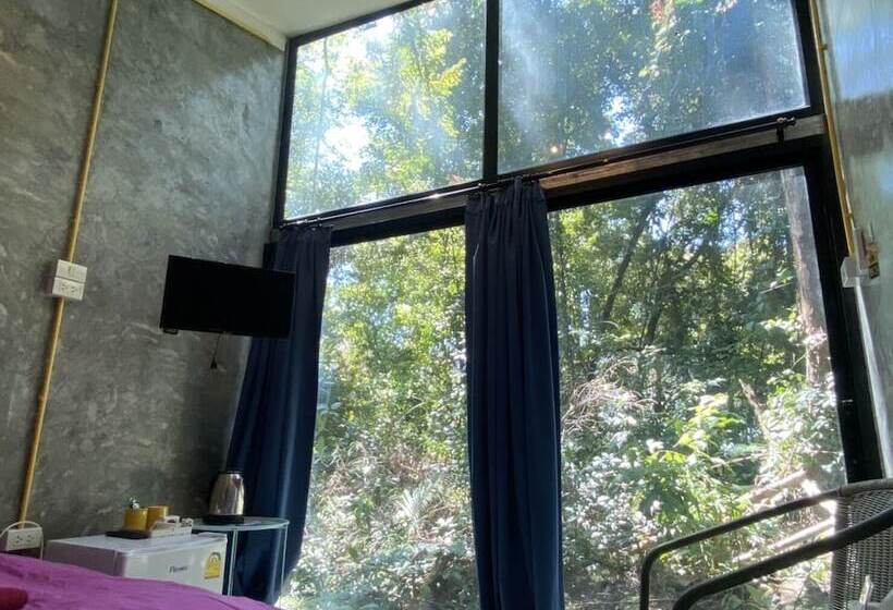 Отель Beachbox Kohchang