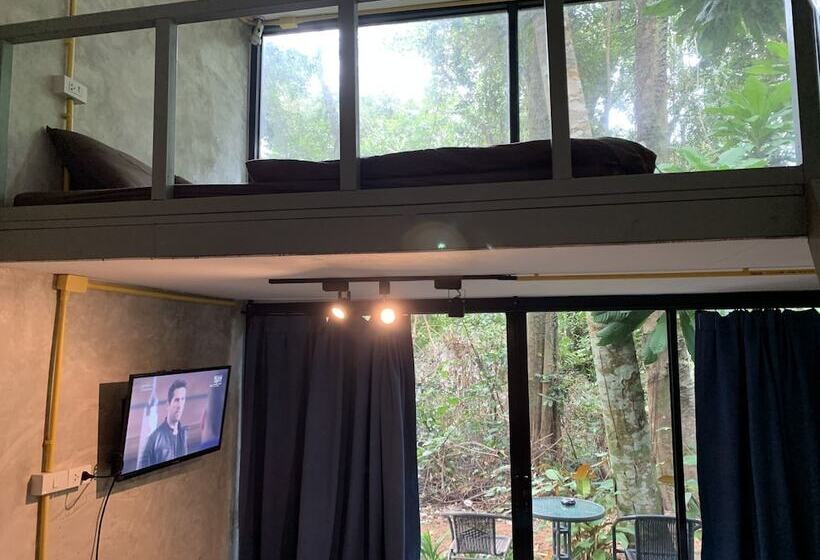 Отель Beachbox Kohchang