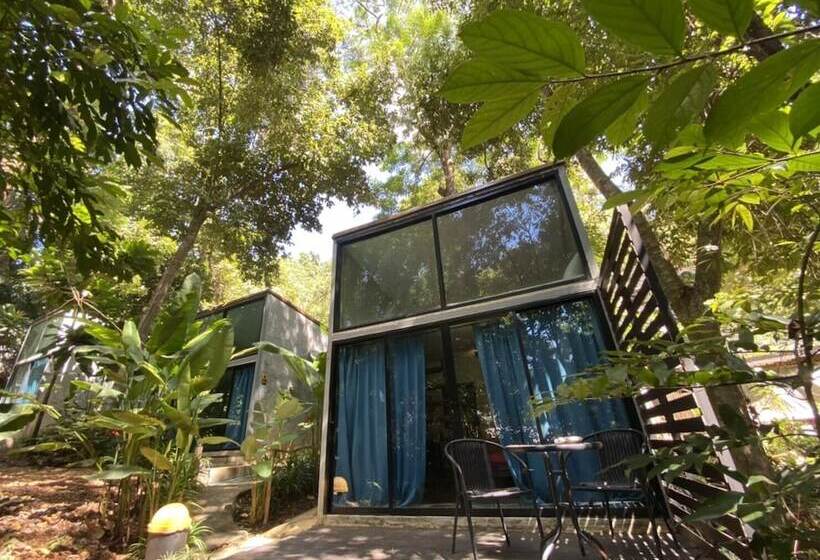 Отель Beachbox Kohchang