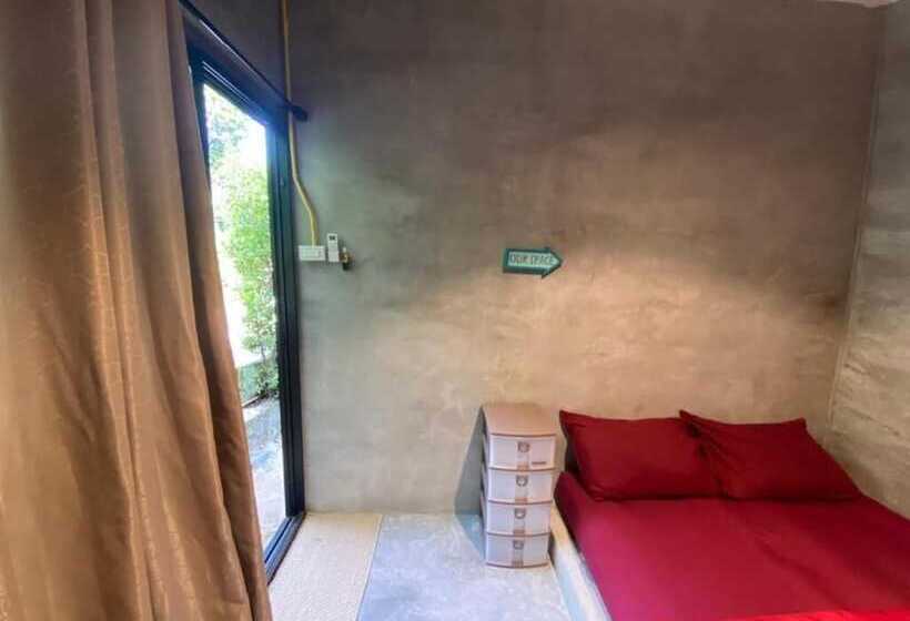 Отель Beachbox Kohchang