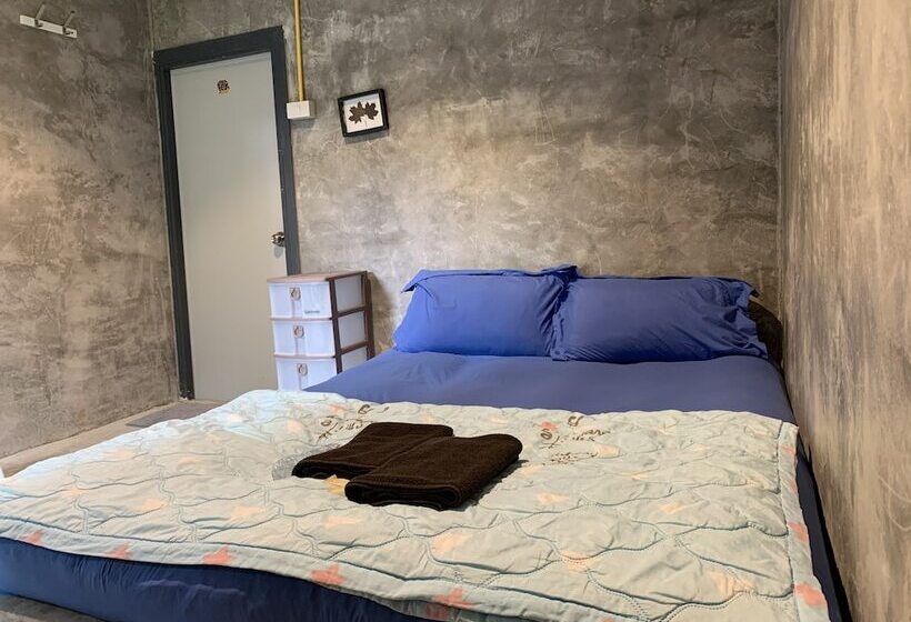 Отель Beachbox Kohchang