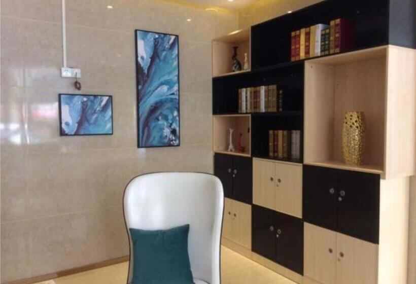 בית מלון כפרי City Comfort Inn Zhuhai Qinglv Middle Road Riyuebei Grand Theater