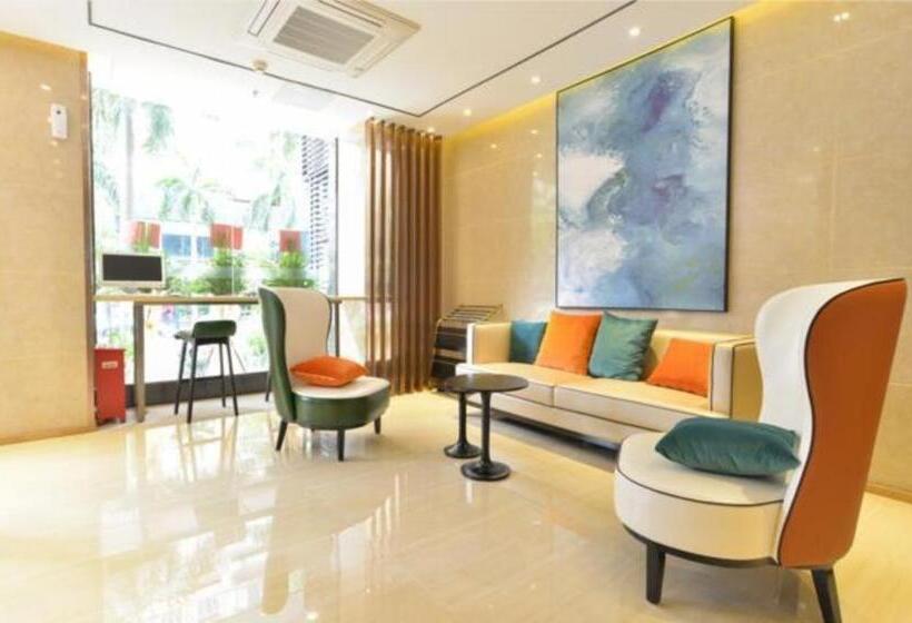 בית מלון כפרי City Comfort Inn Zhuhai Qinglv Middle Road Riyuebei Grand Theater