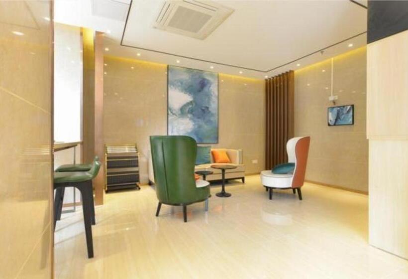 בית מלון כפרי City Comfort Inn Zhuhai Qinglv Middle Road Riyuebei Grand Theater