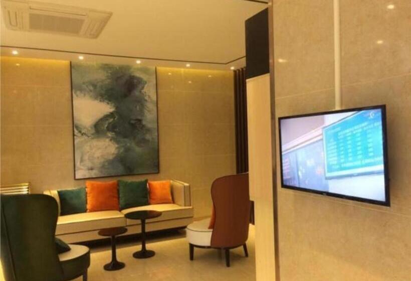 בית מלון כפרי City Comfort Inn Zhuhai Qinglv Middle Road Riyuebei Grand Theater