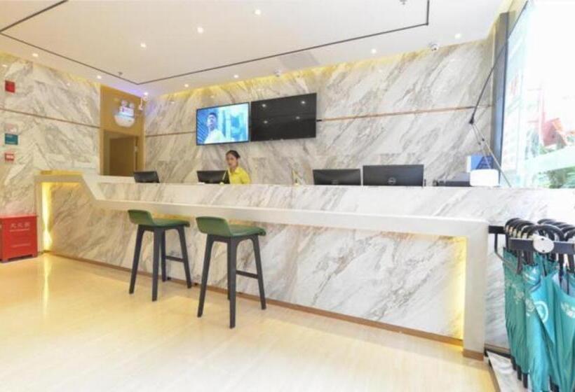 בית מלון כפרי City Comfort Inn Zhuhai Qinglv Middle Road Riyuebei Grand Theater