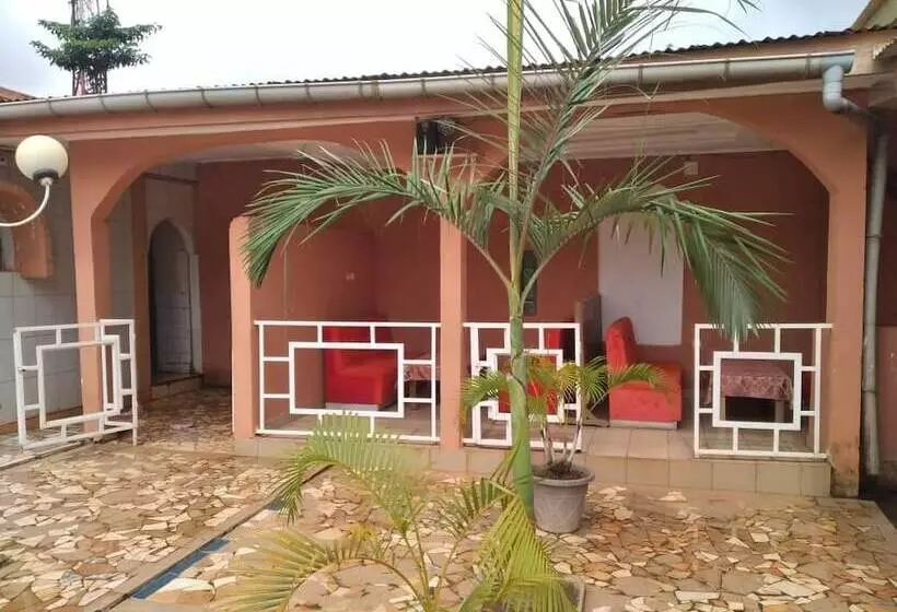هتل Cst Hubert De Yaoundé