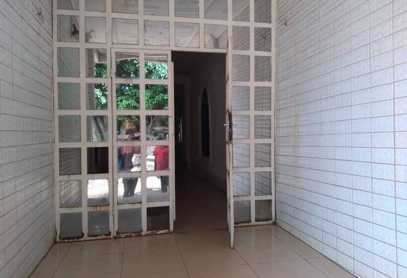 هتل Cst Hubert De Yaoundé