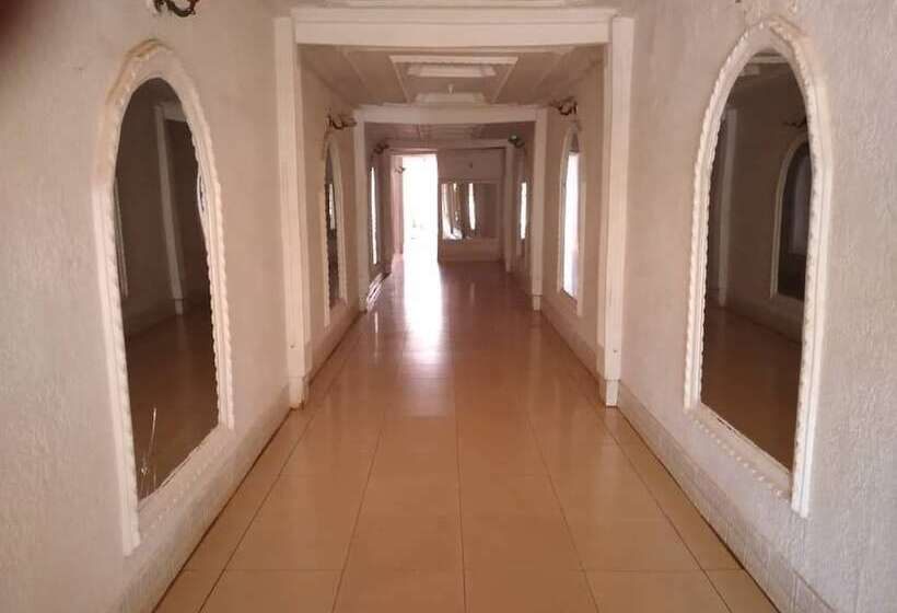 هتل Cst Hubert De Yaoundé