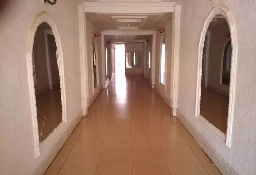هتل Cst Hubert De Yaoundé