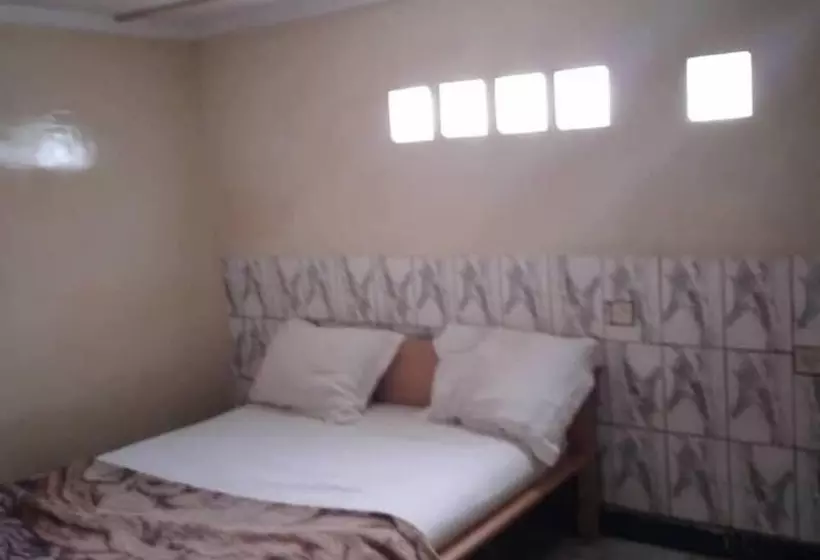 هتل Cst Hubert De Yaoundé