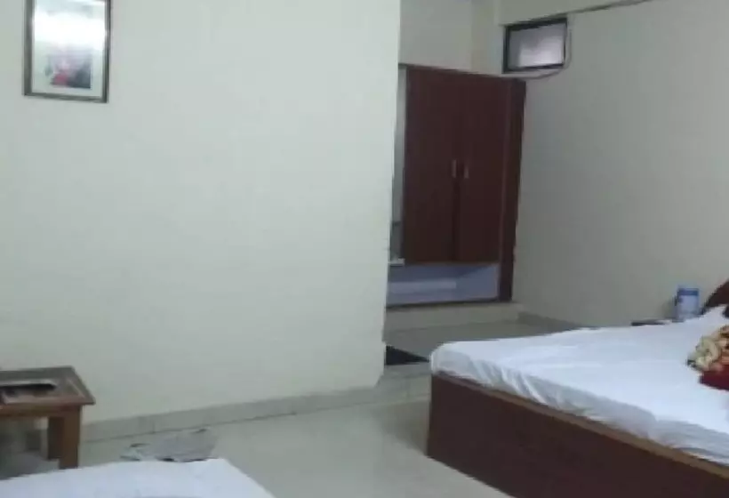 Hotelli Goroomgo Yatri Niwas Prayagraj