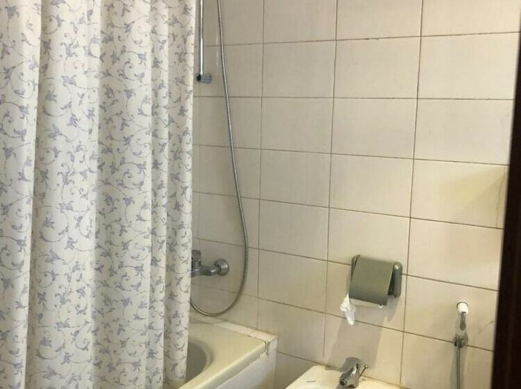 Royal El Naser Hotel By Oyo Rooms