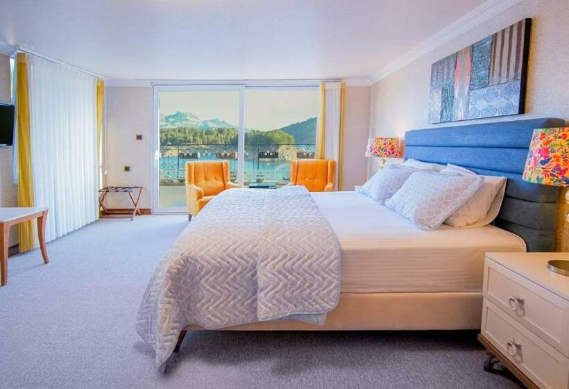 Dolphin Boutique Hotel & Restaurant