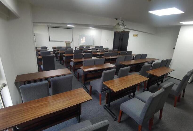 Hanting Hotel Nanjing Xiaohang Metro Station