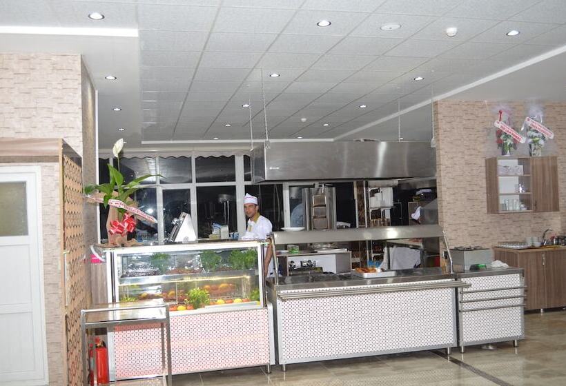 ホテル Oz Cavusoglu