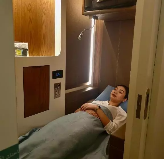 هتل Sleep  N Fly Sleep Lounge, South Node   Transit Only