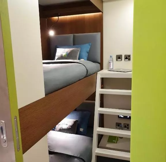 هتل Sleep  N Fly Sleep Lounge, South Node   Transit Only