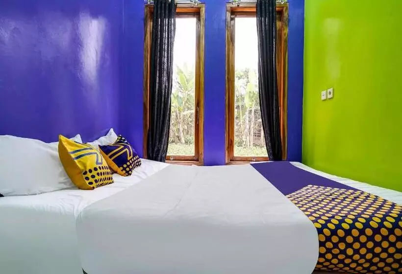 Hotelli Spot On 90916 Eco Tourism Geopark Rajamandala Homestay