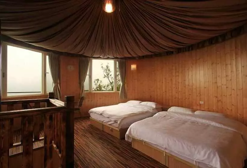 هتل Stream Yurt Campground