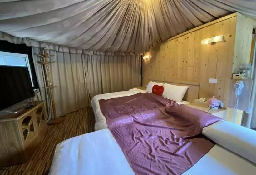 هتل Stream Yurt Campground