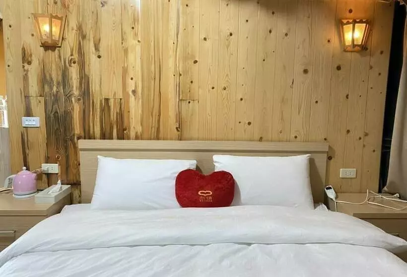 هتل Stream Yurt Campground