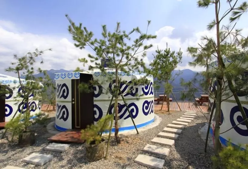 هتل Stream Yurt Campground