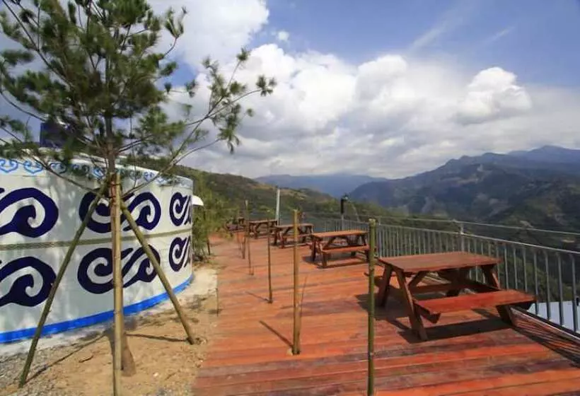 هتل Stream Yurt Campground