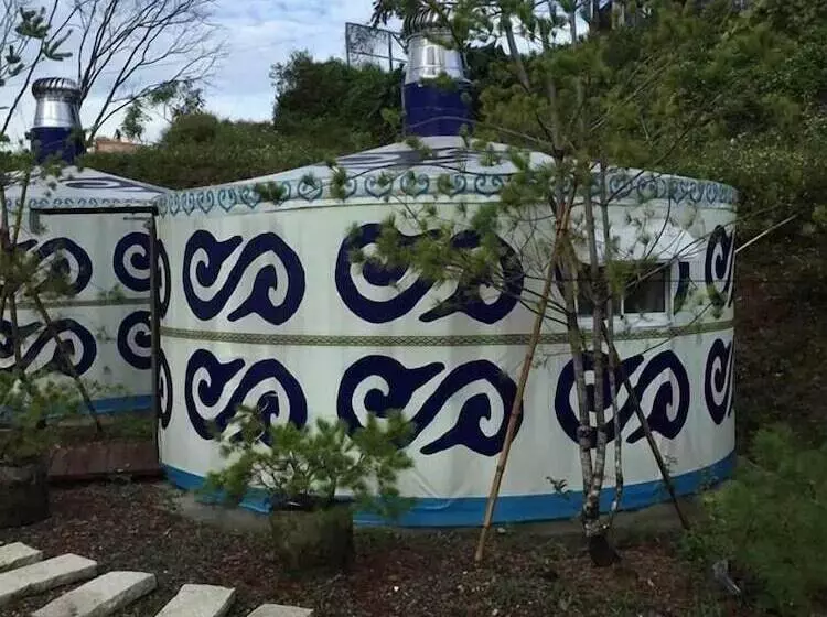 هتل Stream Yurt Campground