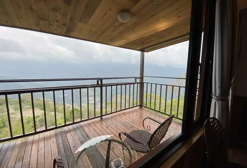 هتل Stream Yurt Campground