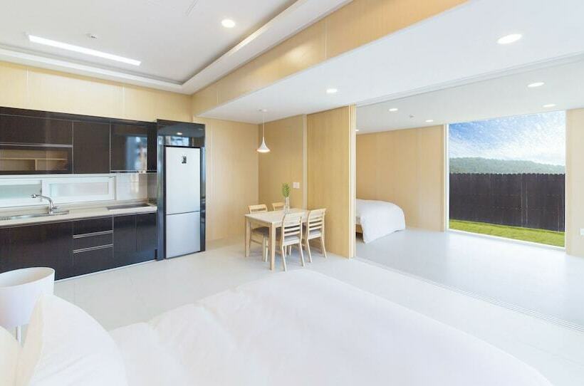 בית מלון כפרי The Mare Pool Villa Pension