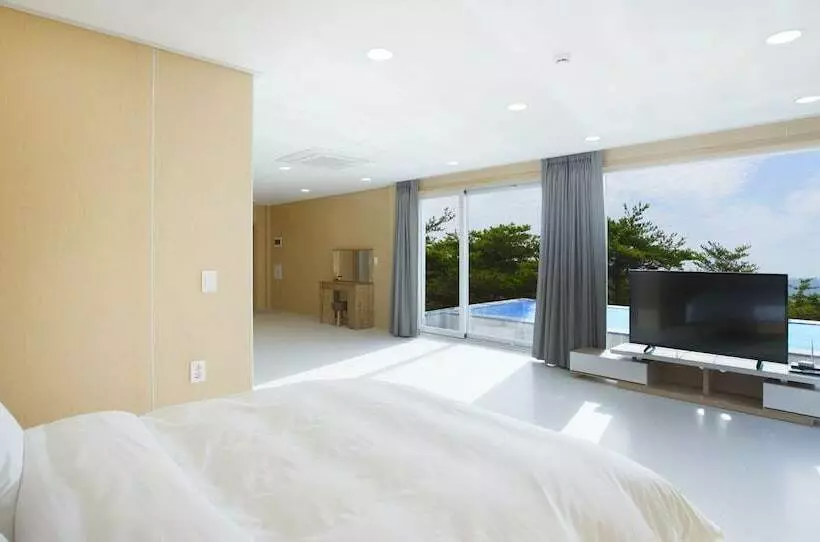 Hotelli The Mare Pool Villa Pension