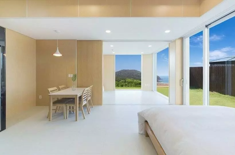 Hotelli The Mare Pool Villa Pension