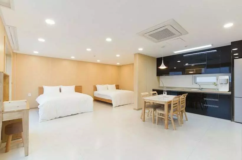 Hotelli The Mare Pool Villa Pension