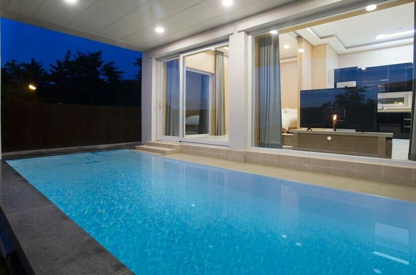 בית מלון כפרי The Mare Pool Villa Pension